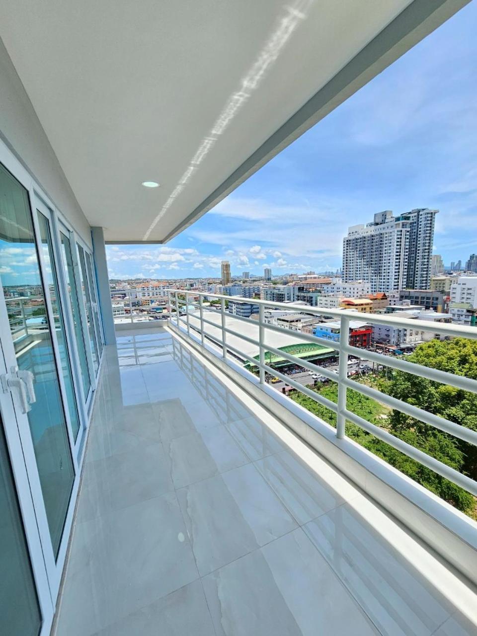 Blue Ocean Suite Pattaya Exterior foto