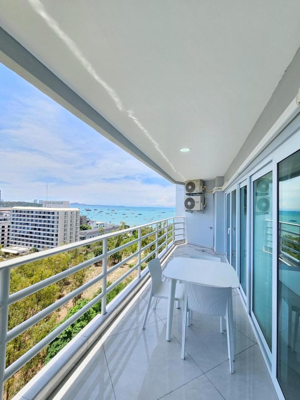 Blue Ocean Suite Pattaya Exterior foto